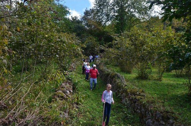 Köylüler Turizmin Gelişmesi İçin Doğa Yürüyüşü Parkurunu Temizledi