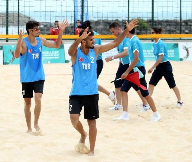 Milliler Plaj Voleyboluna Galibiyetle Başladı