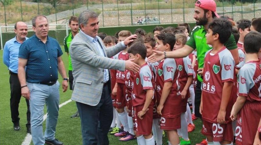 Amasya Belediyespor&rsquo;dan 200 &Ccedil;ocuğa Futbol Eğitimi
