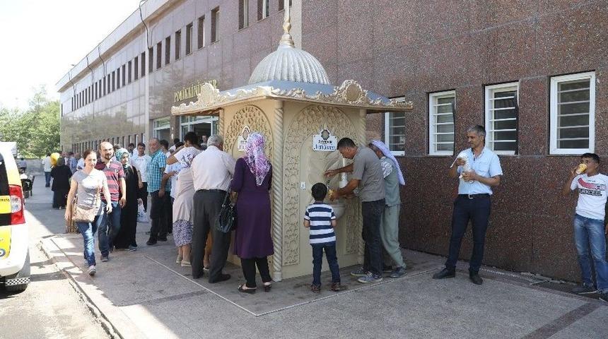 B&uuml;y&uuml;kşehir Belediyesi Her G&uuml;n 4500 Kişiye &Uuml;cretsiz Limonata Dağıtıyor