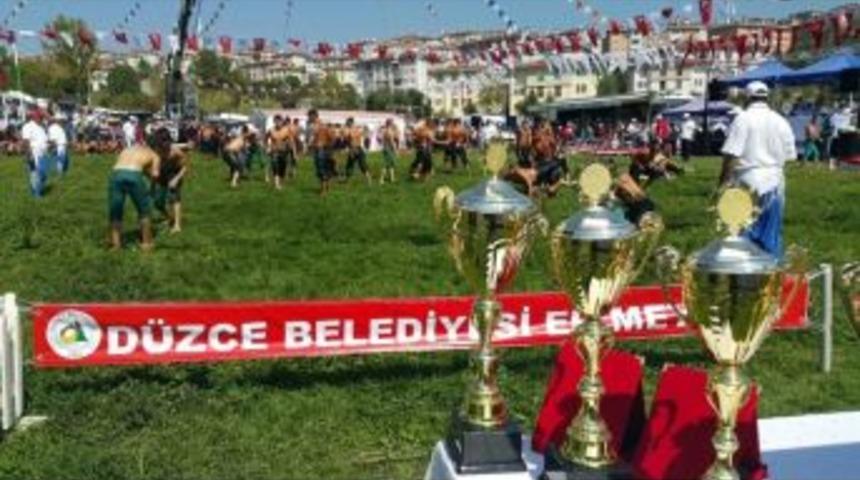 Başpehlivanlar D&uuml;zce&rsquo;ye Geliyor