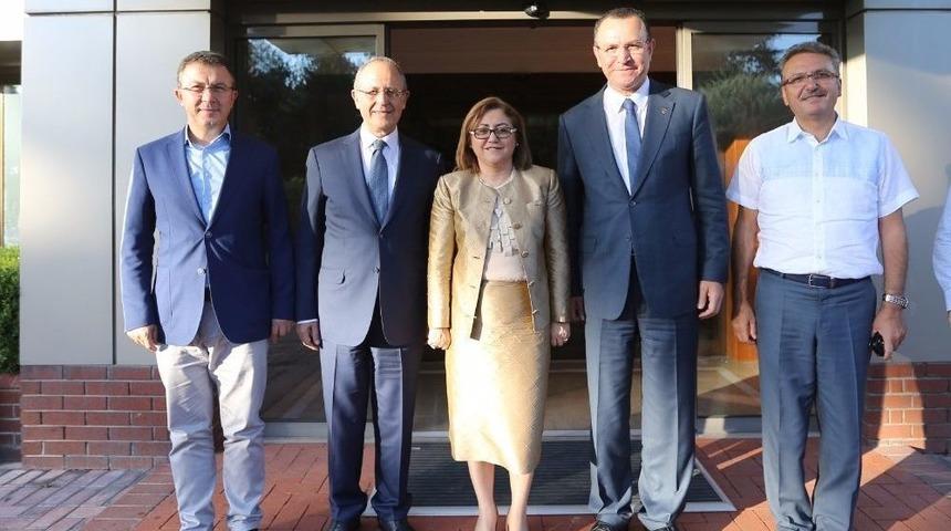 Başkan Şahin&rsquo;den G&uuml;lsan Holding&rsquo;e G&uuml;mkart Teşekk&uuml;r&uuml;