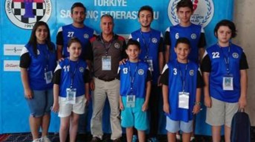&Ccedil;eşme Satran&ccedil; Takımı 2. Ligde Yarışıyor