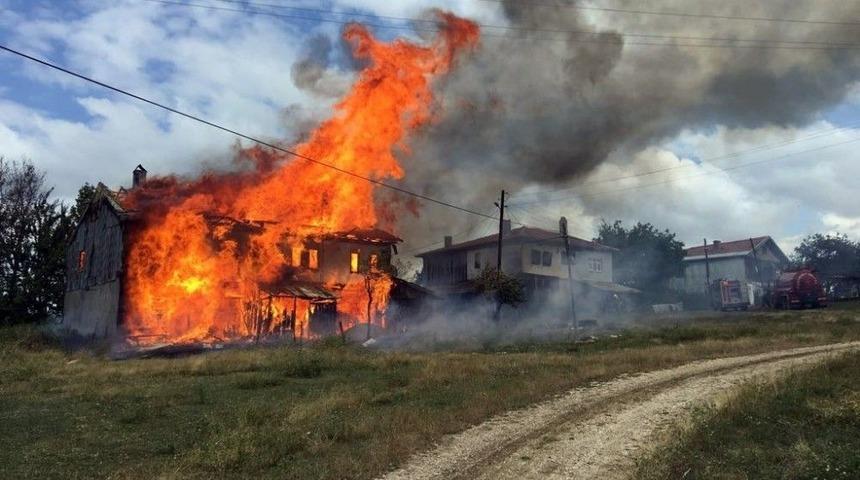 Eflani&rsquo;de Ev Yangını