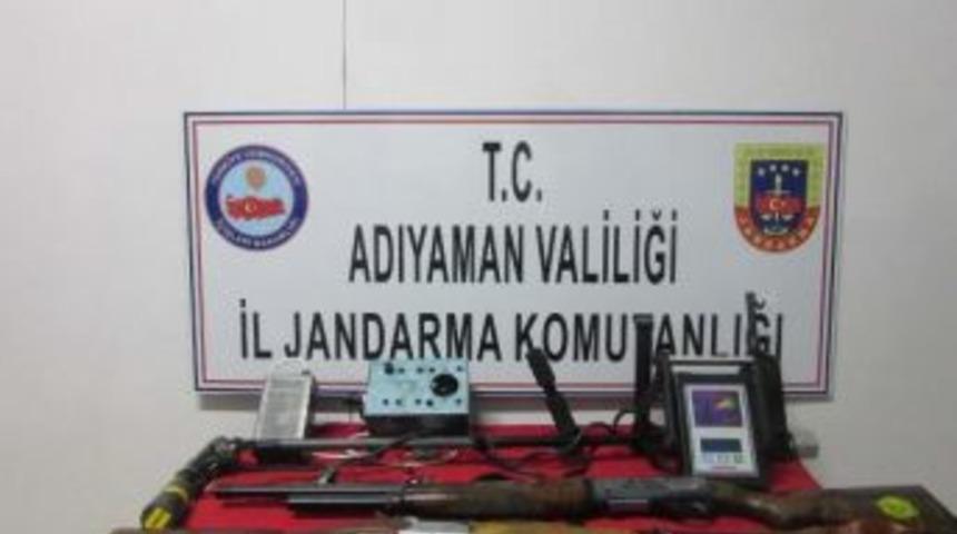 Adıyaman'da Ka&ccedil;ak Kazıya 3 G&ouml;zaltı