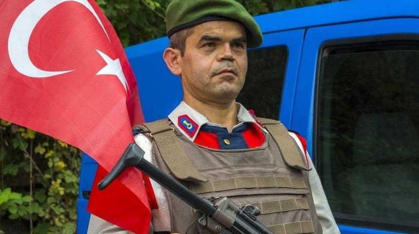 41 Yaşında 1 G&uuml;nl&uuml;ğ&uuml;ne Asker Oldu