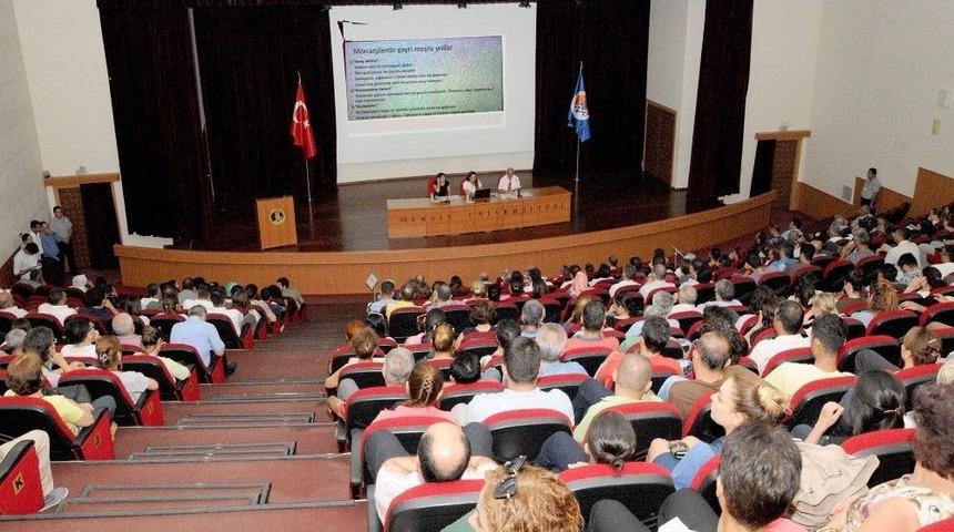 Me&uuml;&rsquo;de "tarihte Darbeler Ve Etkileri" Paneli