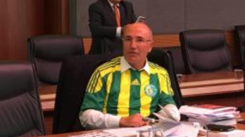 Chp&rsquo;li Tanal, Anayasa Komisyonuna Şanlıurfaspor Forması İle Geldi