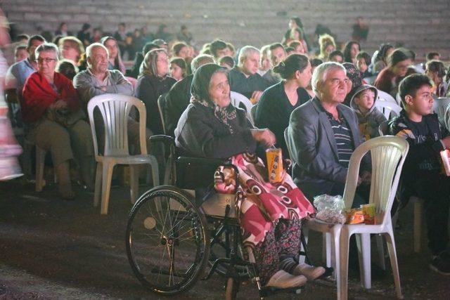 “sokağa Çıkın Sinema Geliyor” İsimli Etkinliğinde Son Gösterimler Yapıldı 2