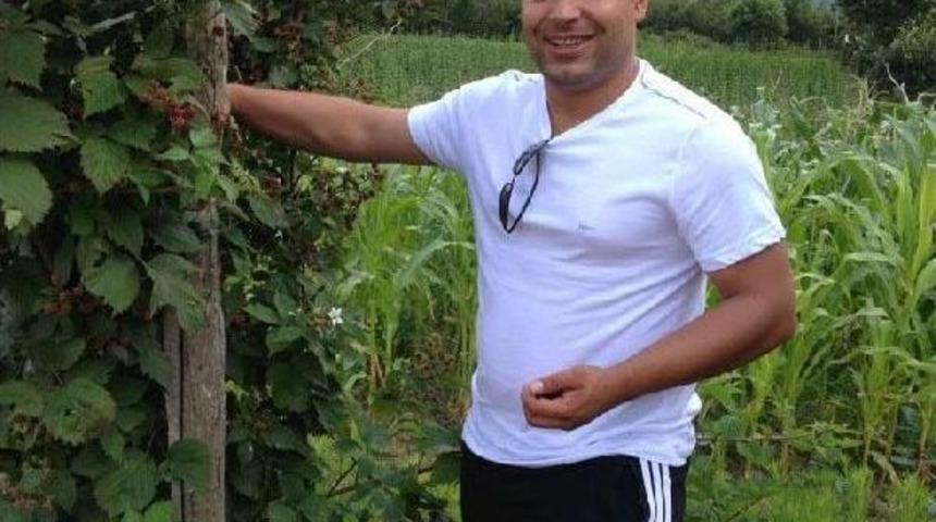 Hava Yastığından &Ccedil;ıkan Cisim S&uuml;r&uuml;c&uuml;y&uuml; Yaraladı