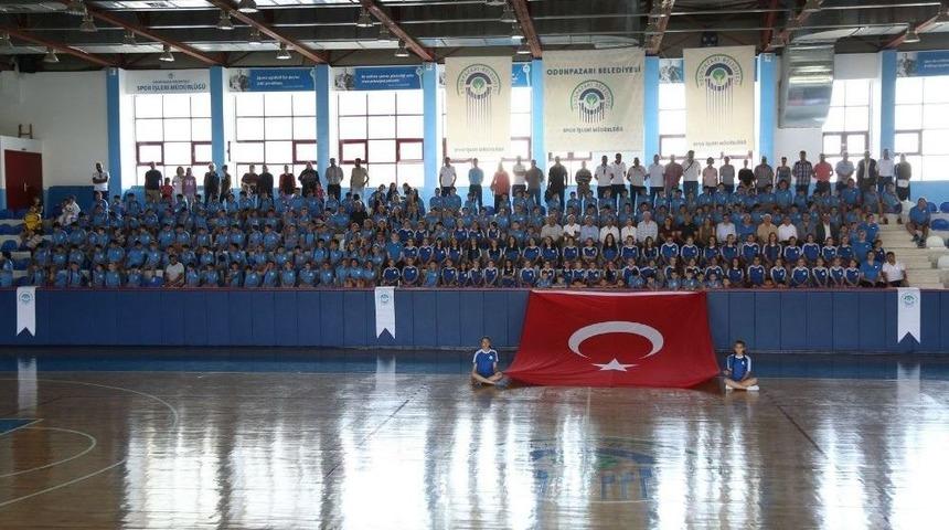Odunpazarı Yaz Spor Okulları T&ouml;renle A&ccedil;ıldı