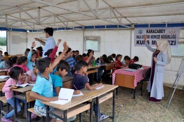 Mevsimlik Işçi Çocukları Için Çadırda Yaz Okulu