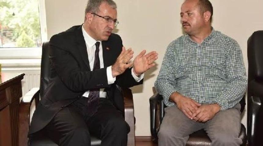 Vali Toraman, Reşadiyeli Kayıp &Ccedil;ocukların Aileleri Ile G&ouml;r&uuml;şt&uuml;