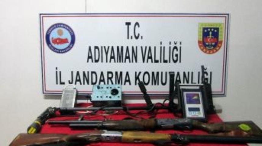 Ka&ccedil;ak Kazı Yapan Şahıslara Su&ccedil;&uuml;st&uuml; Operasyon