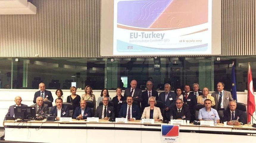 Memur-sen Genel Başkanı Yal&ccedil;ın, Şehit &Ouml;ğretmenleri Ab-kik Toplantısında G&uuml;ndeme Getirdi