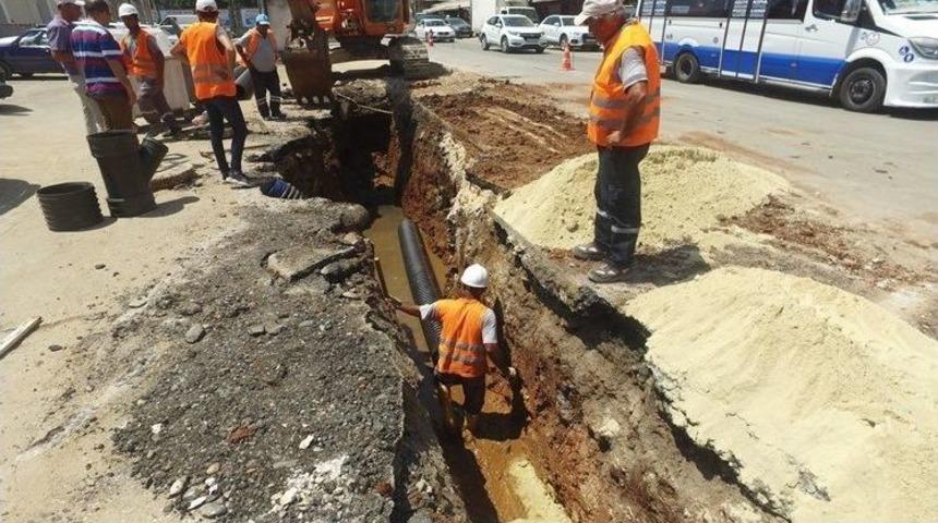 İhsaniye Mahallesinin 50 Yıllık Kanalizasyon Hattı Yenileniyor