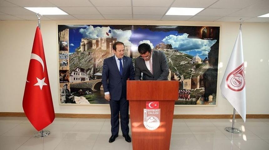 Erzincan Valisi Arslantaş Ve G&uuml;m&uuml;şhane Valisi Memiş&rsquo;den Bayburt Valisi Pehlivan&rsquo;a Ziyaret