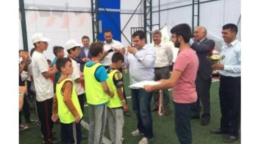 &Ccedil;ıldır&rsquo;da Kur&rsquo;an Kursu Futbol Turnuvası Sona Erdi