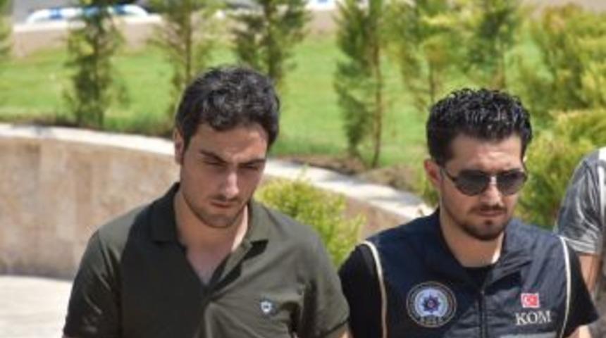 Sahte Dolarla 5 Yıldızlı Tatil