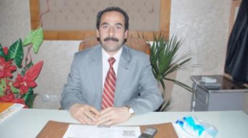 Besni’de İhalesi Yapılan Yatırımların Hayata Geçirilmesi Talebi