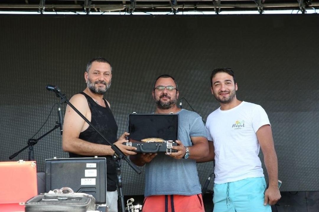 &Uuml;nl&uuml; Klarnet&ccedil;i Bergama&rsquo;yı Şenlendirdi