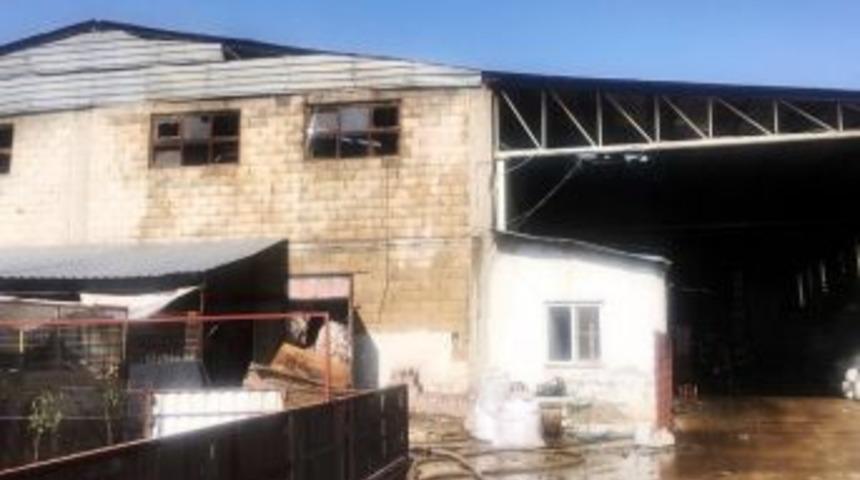 &Ccedil;ır&ccedil;ır Fabrikasında &Ccedil;ıkan Yangında Tonlarca Pamuk K&uuml;l Oldu