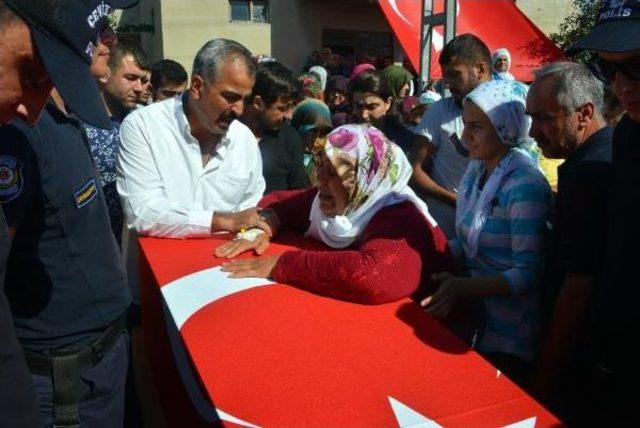  şaka Kurşunu  Kurbanı Polisin Cenazesi Toprağa Verildi 3