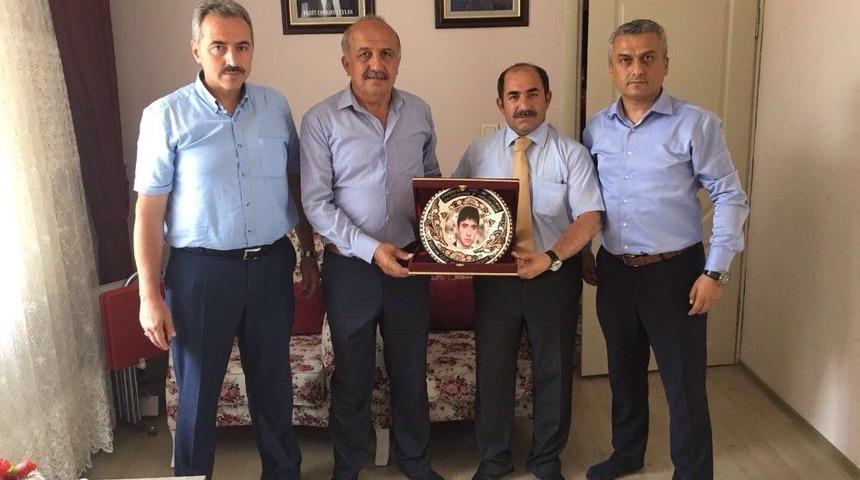 Kurum M&uuml;d&uuml;rlerinden Şehit Ailelerine Ziyaret