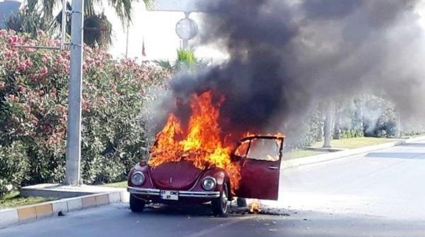 Hareket Halindeki Otomobil Alev Alev Yandı