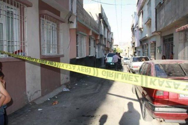 Gaziantep'te Evde 2 El Bombası Ele Geçti