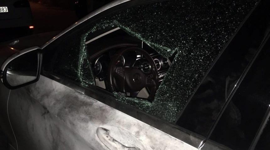 Ak Parti İl&ccedil;e Başkanının Aracına Saldırı