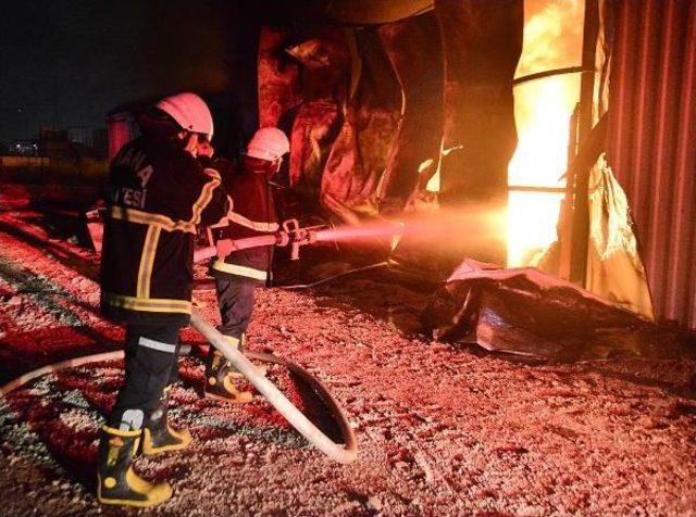 Mobilya Fabrikası Yangında K&uuml;le D&ouml;nd&uuml; 1