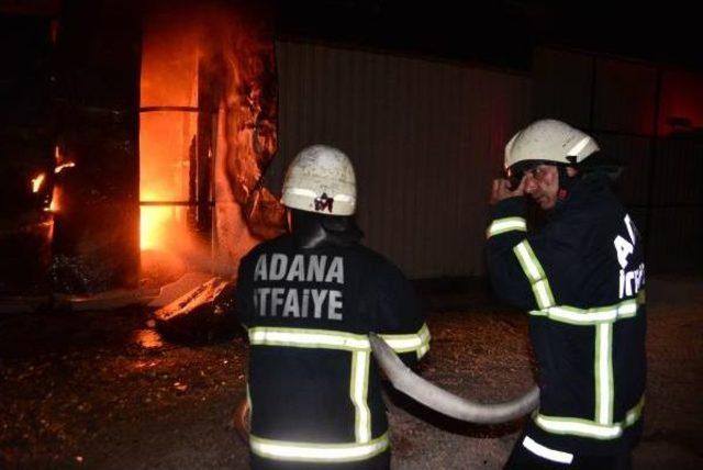 Mobilya Fabrikası Yangında K&uuml;le D&ouml;nd&uuml; 2