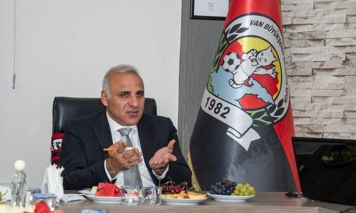 Vali Zorluoğlu’ndan Van Büyükşehir Belediyespor Tesislerine Ziyaret G5