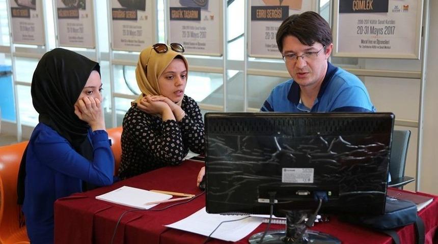Belediyeden Y&uuml;zlerce &Uuml;niversite Adayına &Uuml;cretsiz Danışmanlık Hizmeti