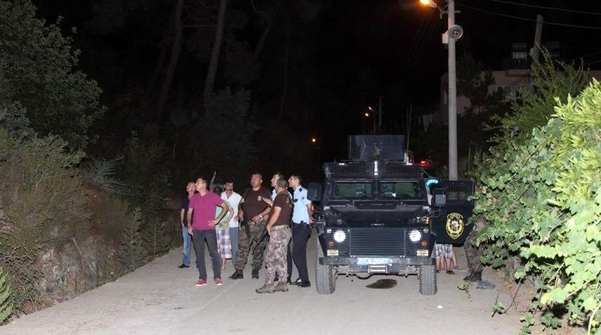 Maceracı Rus Turistlerin Fener Işığı Vatandaşı Sokağa D&ouml;kt&uuml;