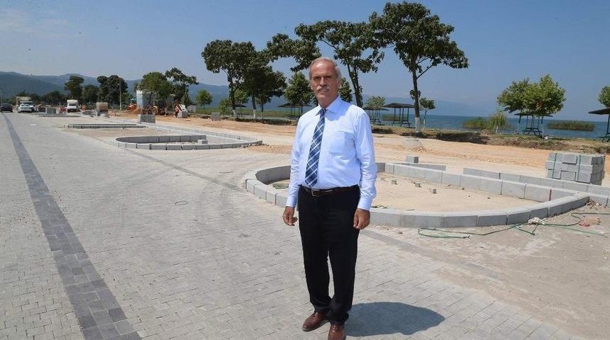 İznik Sahil Yolunda Hummalı &Ccedil;alışma