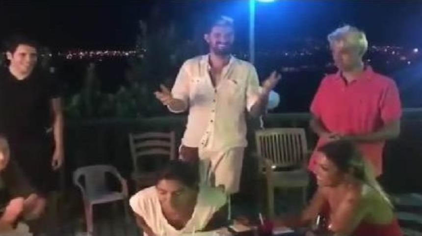 İdo Tatlıses Ve Derya Tuna Depreme B&ouml;yle Yakalandı