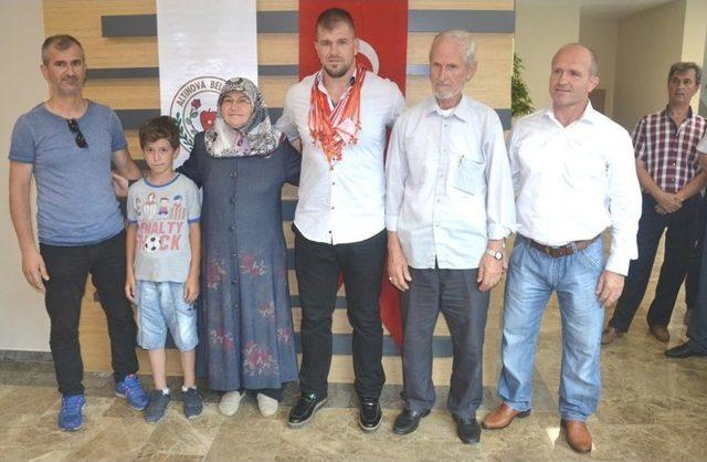 Semih Turgut İçin Altınova’da Tören