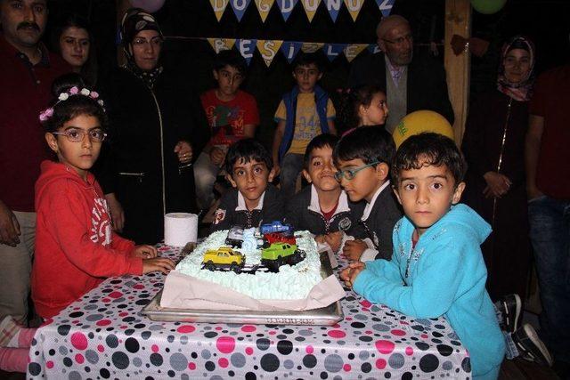 Yaşamaz Denilen Beşizler 5 Yaşına Girdi. 1