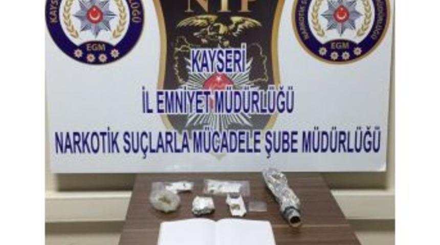 Uyuşturucu Operasyonunda 5 Kişi G&ouml;zaltına Alındı