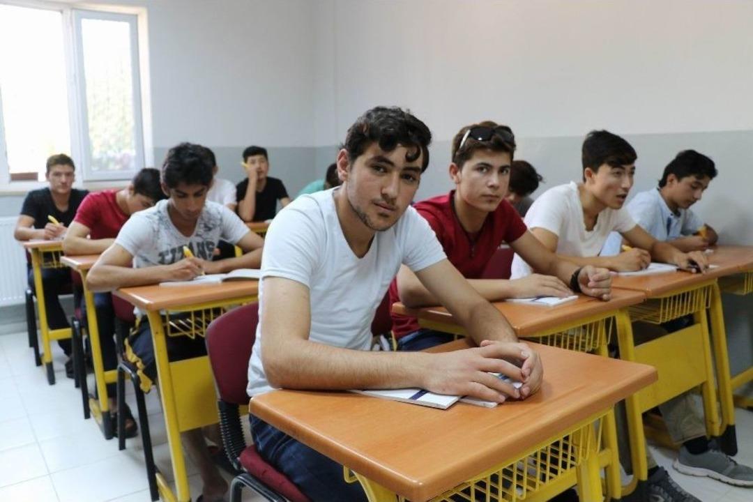 Ortadoğu&rsquo;nun Kan G&ouml;l&uuml;nden Ka&ccedil;ıp Diyarbakır&rsquo;da Huzuru Buldular