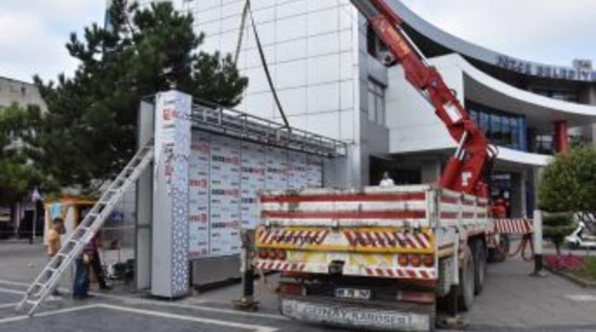 Dijital Su Perdesi Montajı Yapılıyor