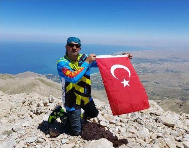 Vanlı Motocross&ccedil;ular Zirvelere Tırmandı 1