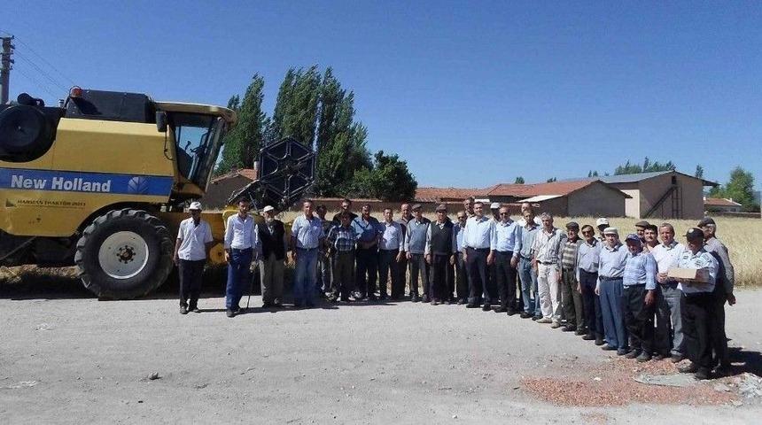 Aslanapa Ovası&rsquo;nda Hasat D&ouml;nemi Dualarla Başladı
