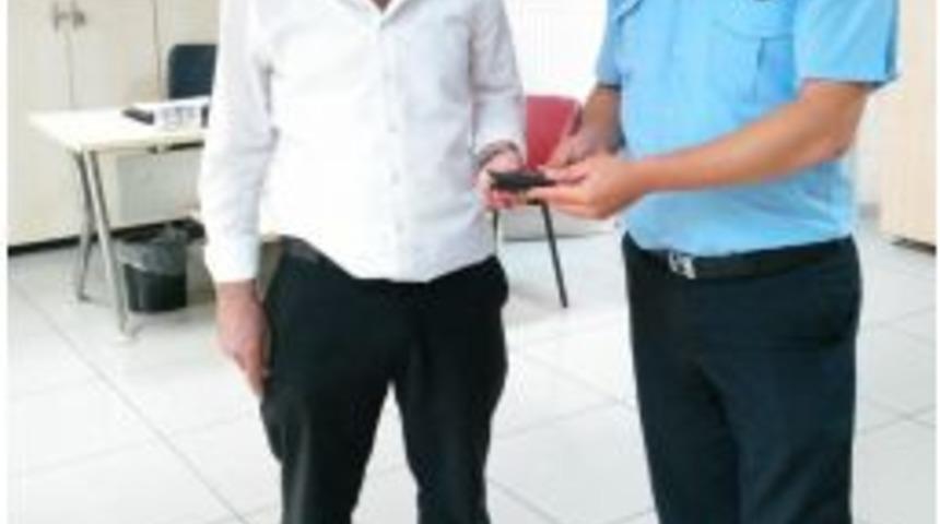 Kayıp C&uuml;zdan Sahibine Teslim Edildi