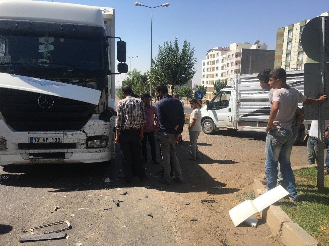 Siverek&rsquo;te Maddi Hasarlı Kaza