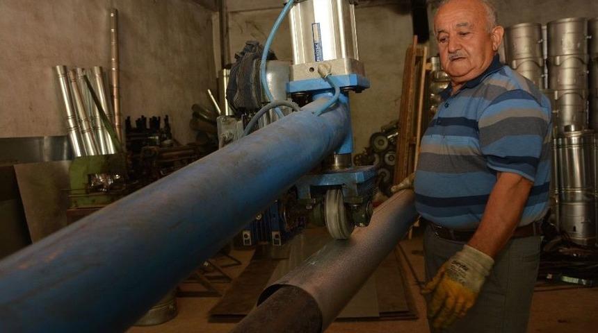 Antalya&rsquo;da Yılın Ahisi 48 Yıllık Soba Ustası Oldu