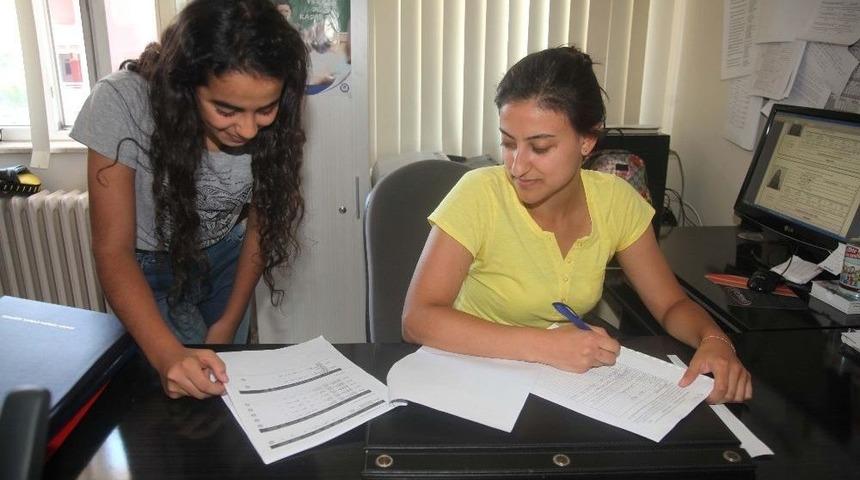 &lsquo;doğru Tercih&rsquo; İ&ccedil;in Kollar Sıvandı