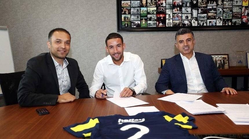 Fenerbah&ccedil;e Mauricio Isla&rsquo;ya İmza Attırdı